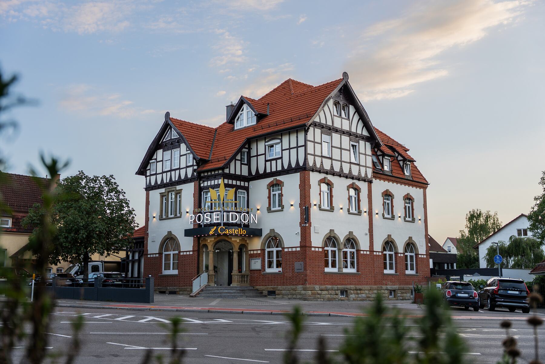Hotel Restaurant Poseidon: Fachwerkhaus in der August-Bebel-Straße in Ludwigsburg